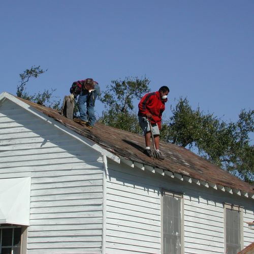 Two_roofers_at_work11